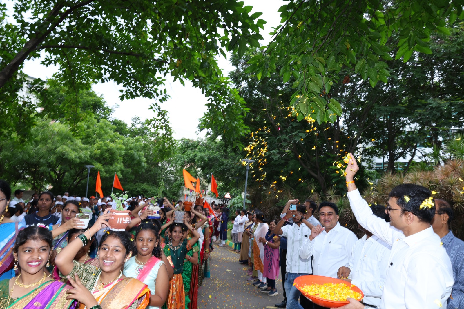 Dindi procession 